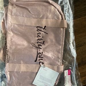 Thirty one duffle bag/ extra strap inside for crossbody type
